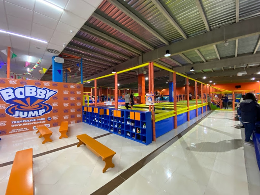 ¡Cumpleaños en un parque de bolas en Málaga!