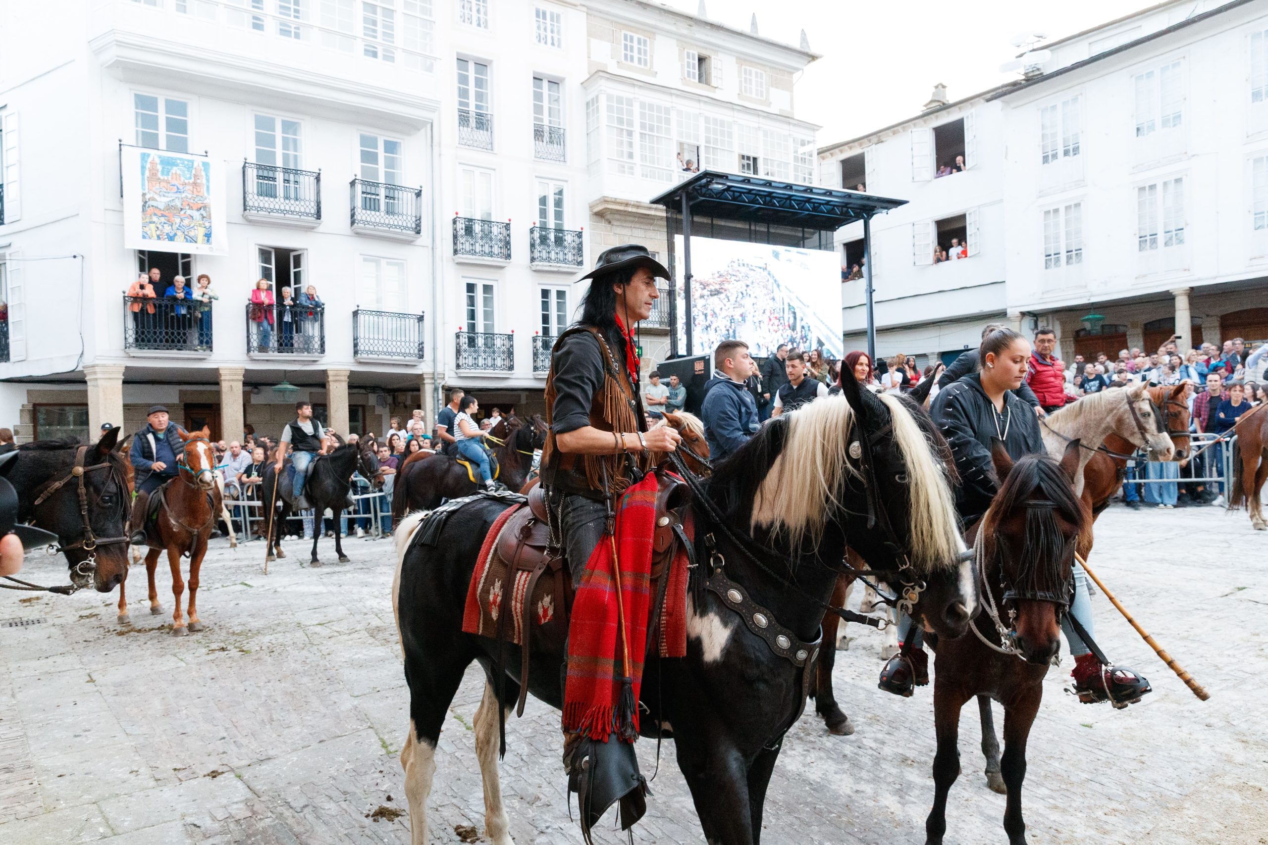 Mondoñedo y la magia de la bajada de caballos en As San Lucas