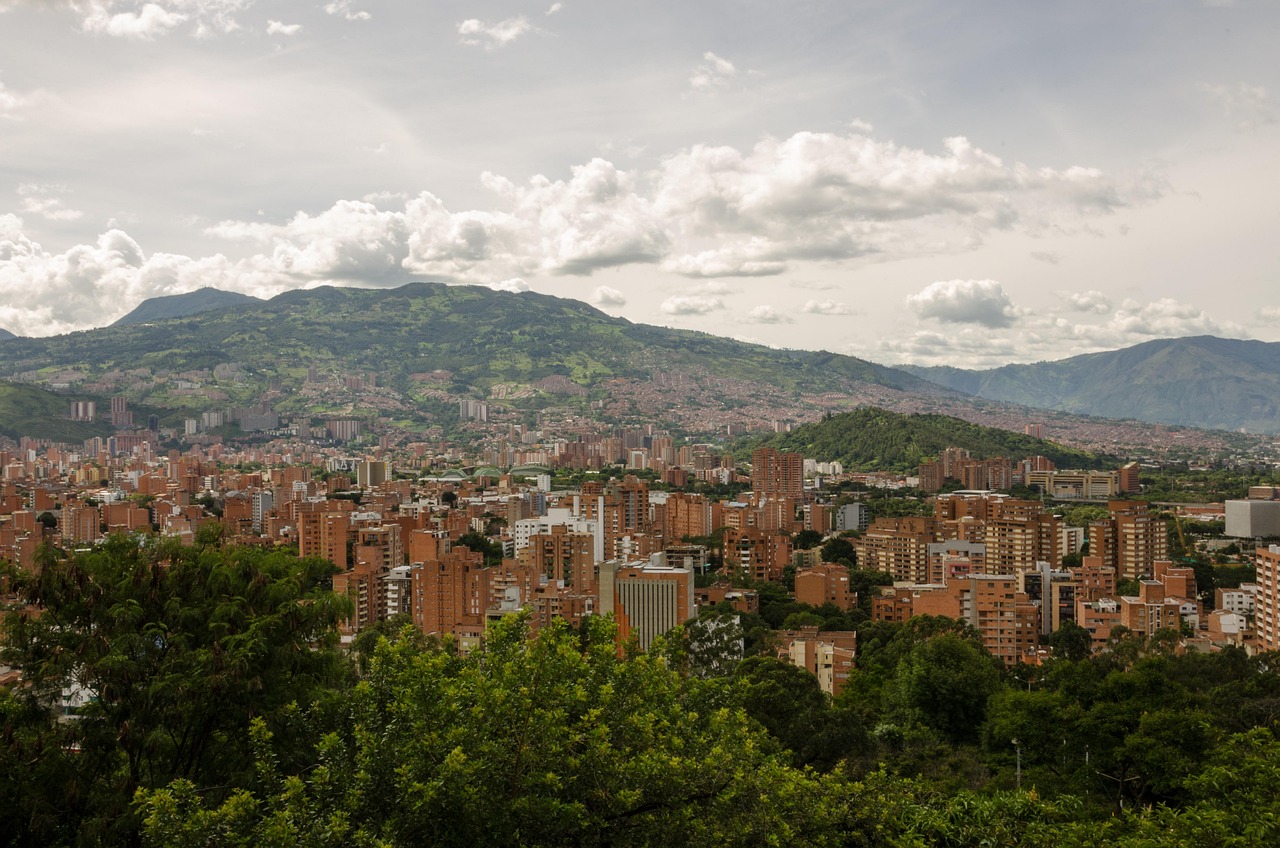 Vivir en Medellín: La Ciudad de la Eterna Primavera para Nómadas Digitales 1 Vivir en Medellín nómadas digitales por qué elegirla